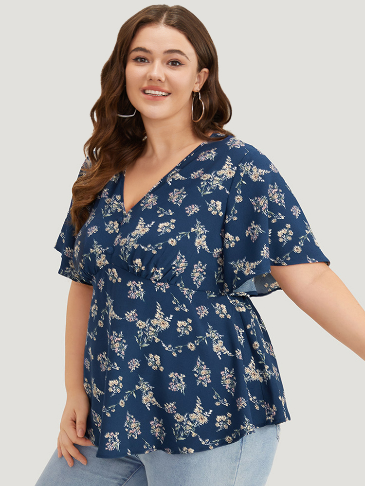

Plus Size Indigo Floral Print Flutter Sleeve Button Detail Blouse Women Elegant Short sleeve V-neck Dailywear Blouses BloomChic