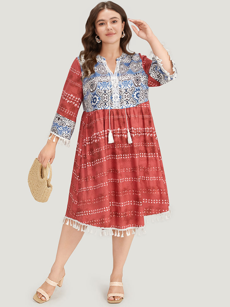 

Plus Size Bandana Print Contrast Tassels Trim Ties Notched Dress Red Women Vacation Tassels Notched collar Elbow-length sleeve Curvy Midi Dress BloomChic