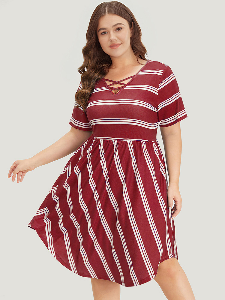 

Plus Size Striped Print Pocket Crisscross Curved Hem Dress Scarlet Women Elegant Gathered V-neck Short sleeve Curvy Knee Dress BloomChic