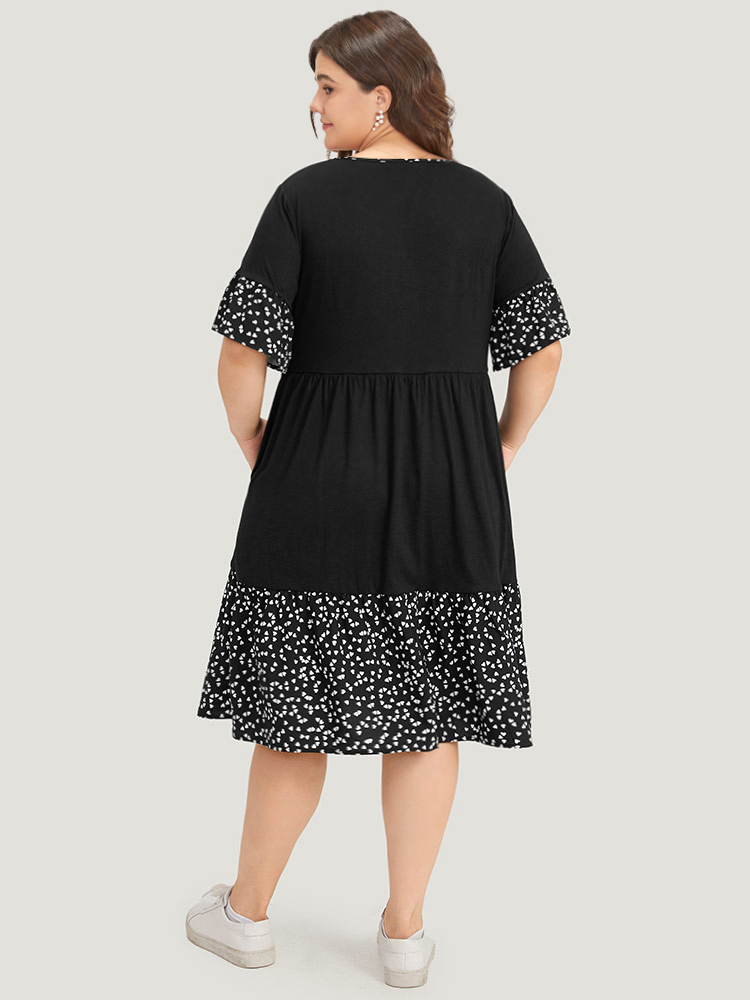 Plus Size Supersoft Essentials Heart Print Patchwork Flutter Trim Dress Black Women Casual Gathered V-neck Short sleeve Curvy Midi Dress BloomChic 18-20/2X 