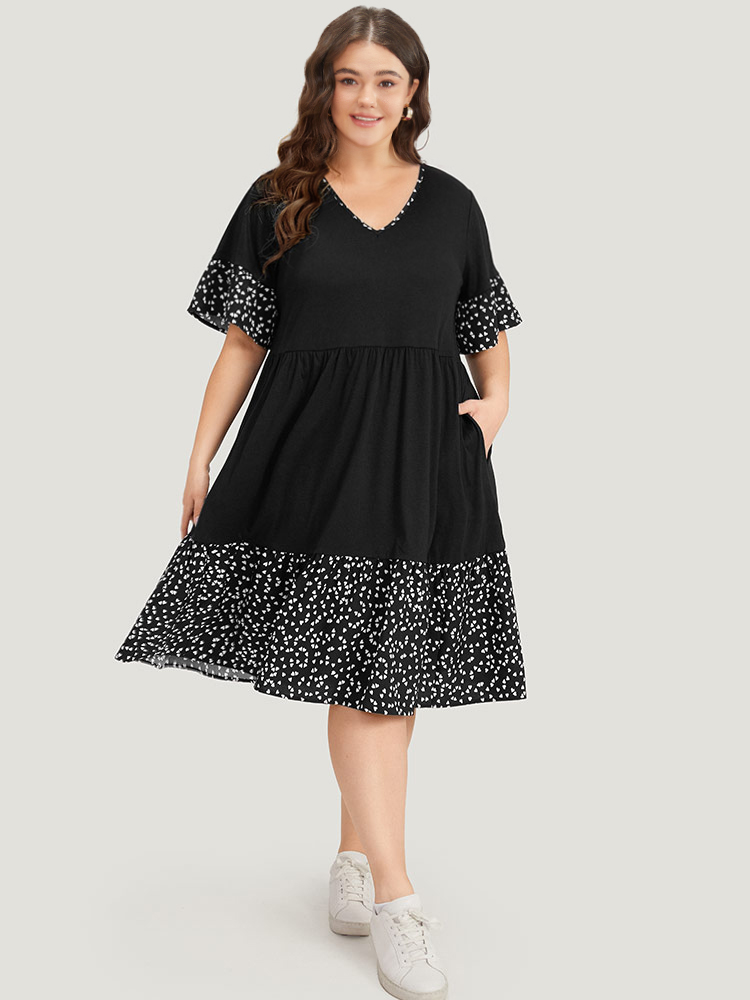 Plus Size Supersoft Essentials Heart Print Patchwork Flutter Trim Dress Black Women Casual Gathered V-neck Short sleeve Curvy Midi Dress BloomChic 18-20/2X 