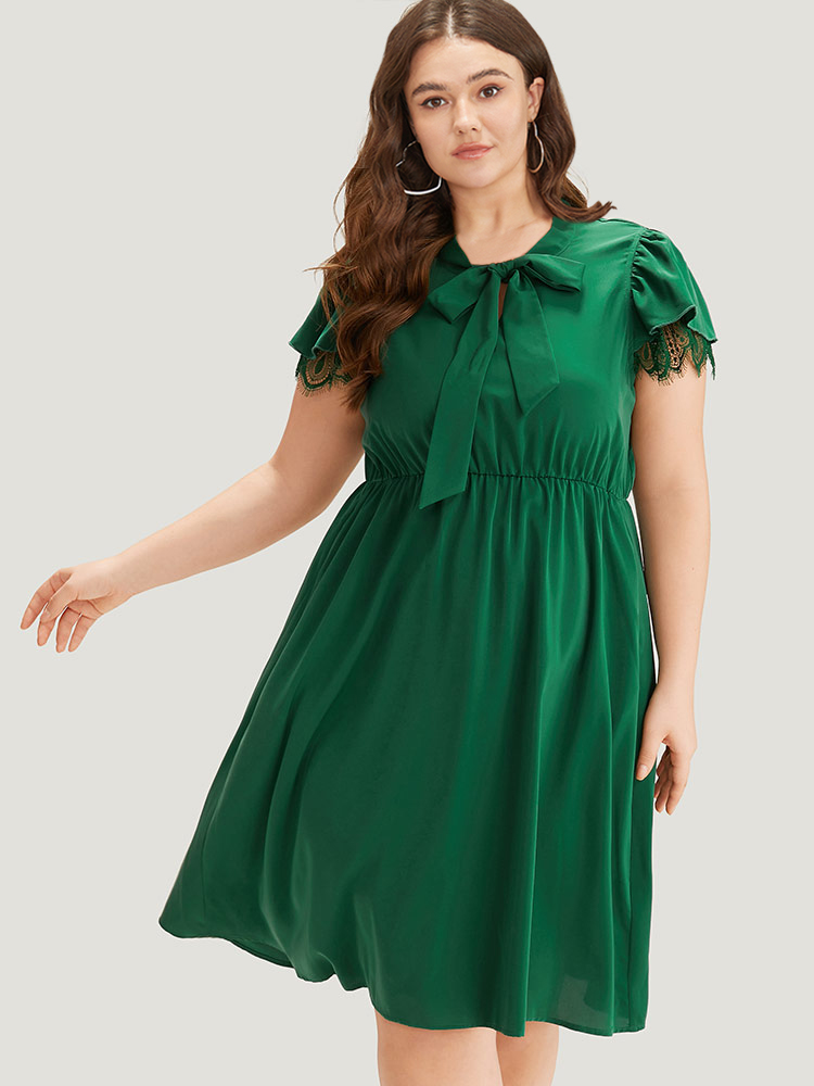 

Plus Size Solid Knot Neck Pocket Eyelet Lace Dress Green Women Office Plain Tie Neck Sleeveless Curvy Midi Dress BloomChic