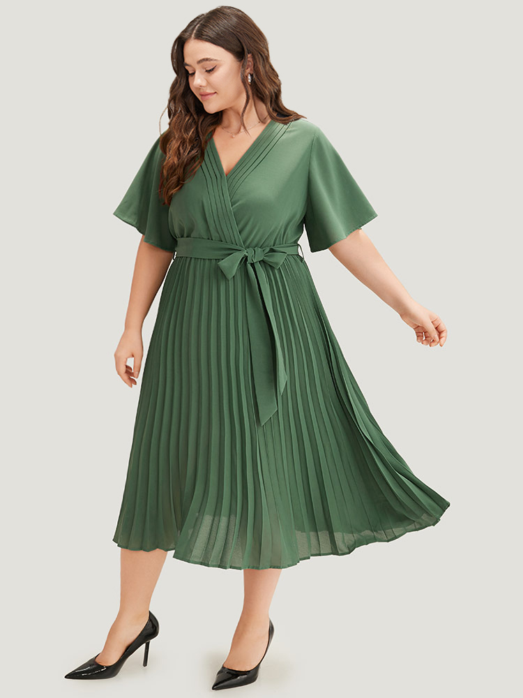 Plus Size Plain Belted Overlap Collar Pleated Hem Dress Emerald Women Office Plain V-neck Short sleeve Curvy Midi Dress BloomChic 10/M 