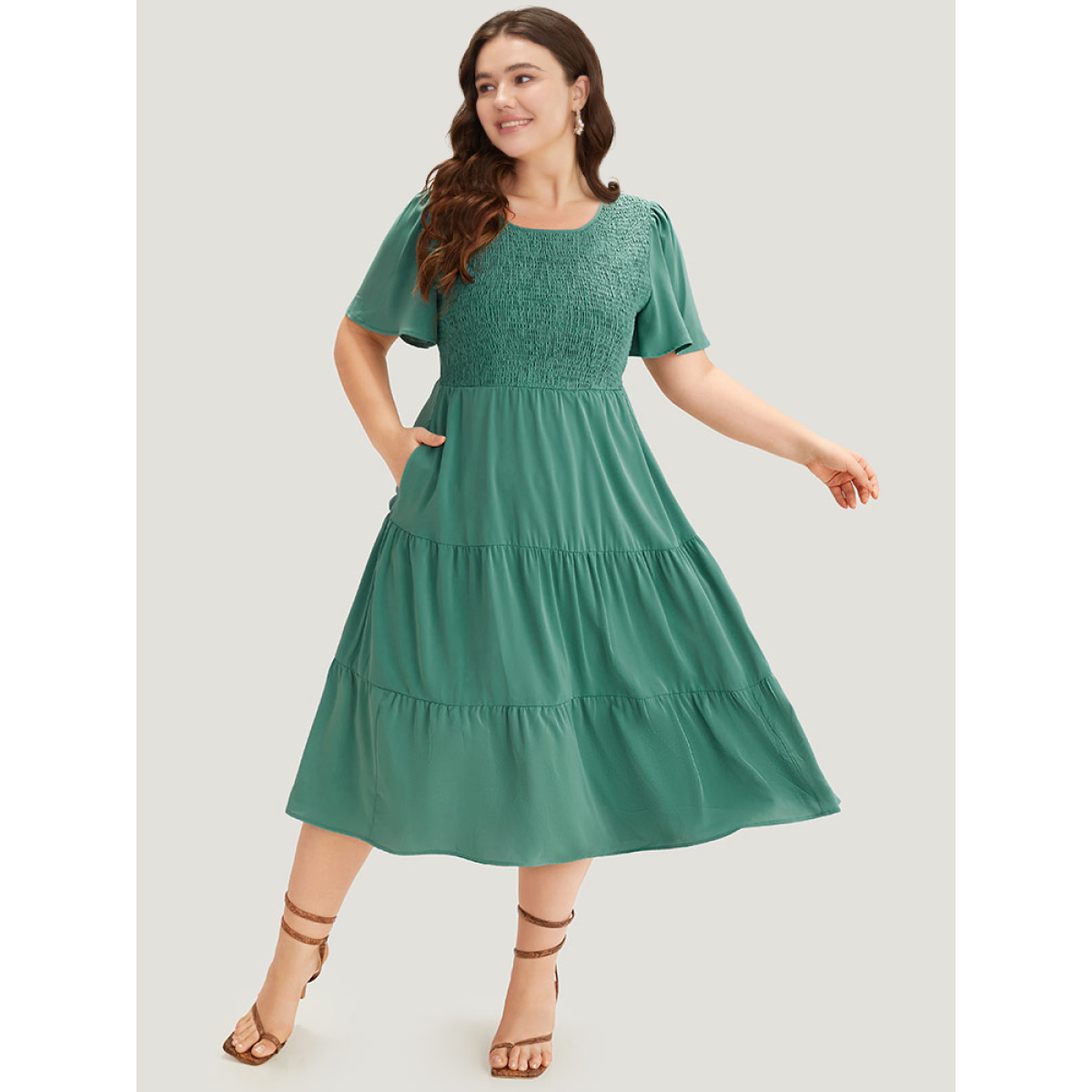 

Plus Size Solid Shirred Pocket Layered Hem Dress Emerald Women Plain Round Neck Short sleeve Curvy Midi Dress BloomChic