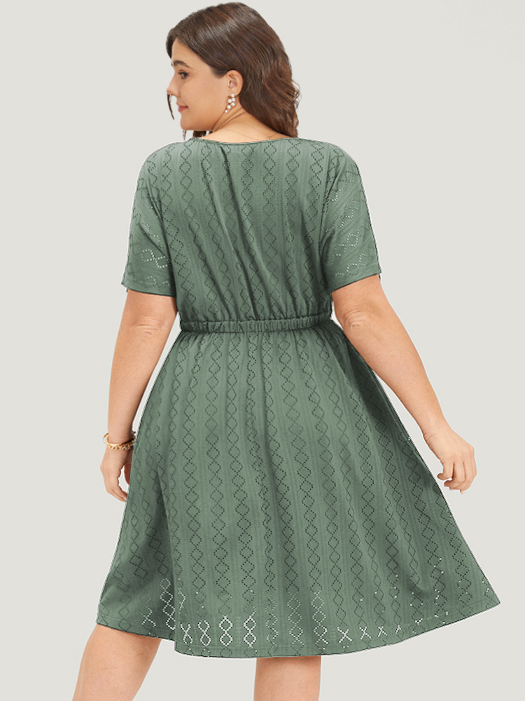 Plus Size Plain Geo Eyelet Batwing Sleeve Elastic Waist Dress Mint Women Casual Texture Round Neck Short sleeve Curvy Midi Dress BloomChic 14-16/1X 