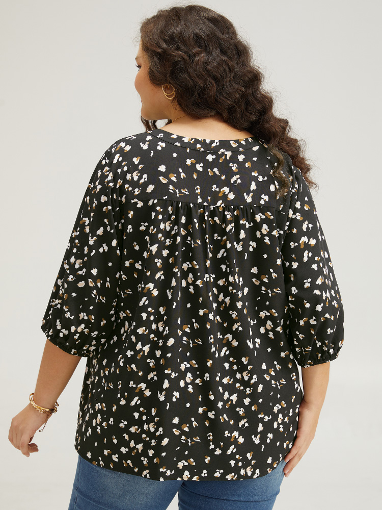 

Plus Size Black Allover Print Notched Lantern Sleeve Blouse Women Elegant Half Sleeve V-neck Dailywear Blouses BloomChic