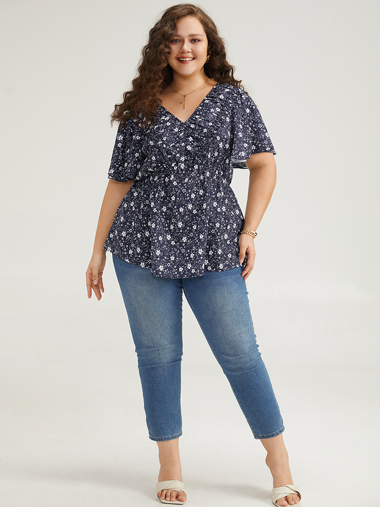 

Plus Size Indigo Ditsy Floral Flutter Sleeve Ruched Blouse Women Elegant Short sleeve V-neck Dailywear Blouses BloomChic