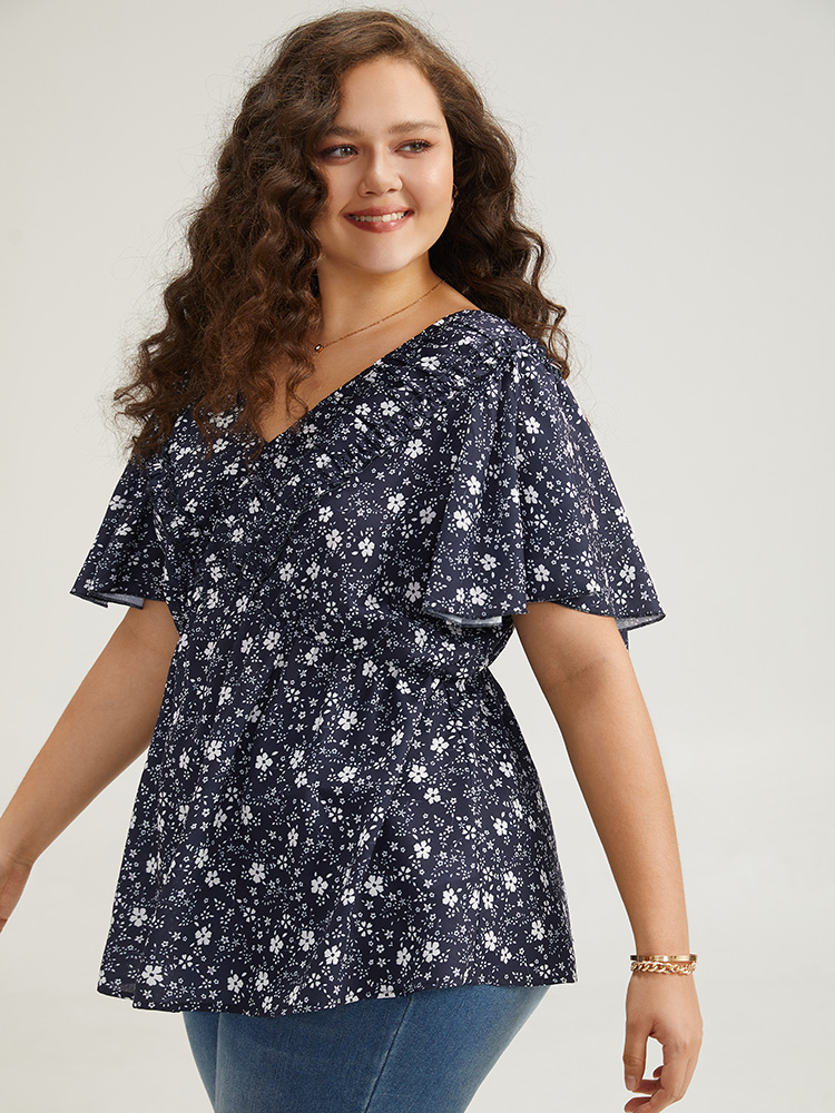 

Plus Size Indigo Ditsy Floral Flutter Sleeve Ruched Blouse Women Elegant Short sleeve V-neck Dailywear Blouses BloomChic