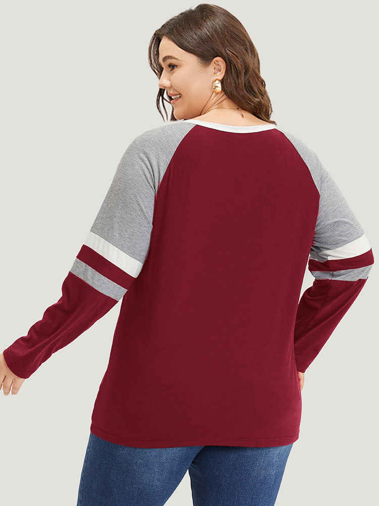 

Plus Size Colorblock Contrast Notched Patchwork Raglan Sleeve T-shirt Scarlet Women Casual Contrast Striped Notched collar Dailywear T-shirts BloomChic