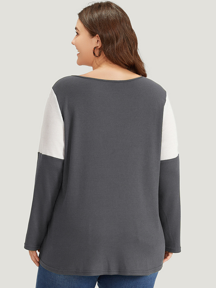 Plus Size Colorblock Contrast Button Detail Crew Neck T-shirt Gray Women Casual Contrast Plain Round Neck Dailywear T-shirts BloomChic 18-20/2X 
