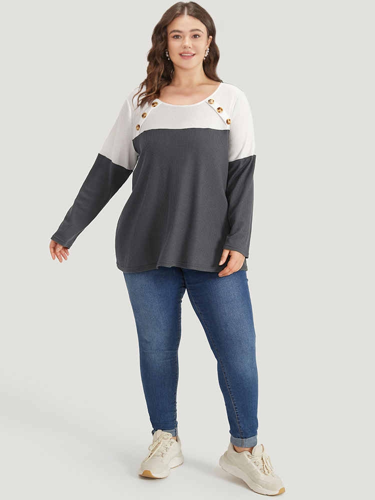 Plus Size Colorblock Contrast Button Detail Crew Neck T-shirt Gray Women Casual Contrast Plain Round Neck Dailywear T-shirts BloomChic 18-20/2X 