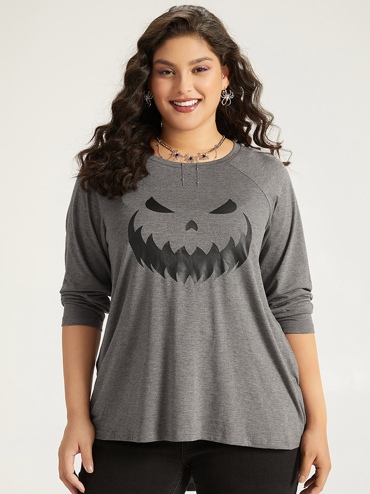 

Plus Size Halloween Graphic Pocket Crew Neck T-shirt Gray Women Casual Printed Halloween Festival-Halloween T-shirts BloomChic