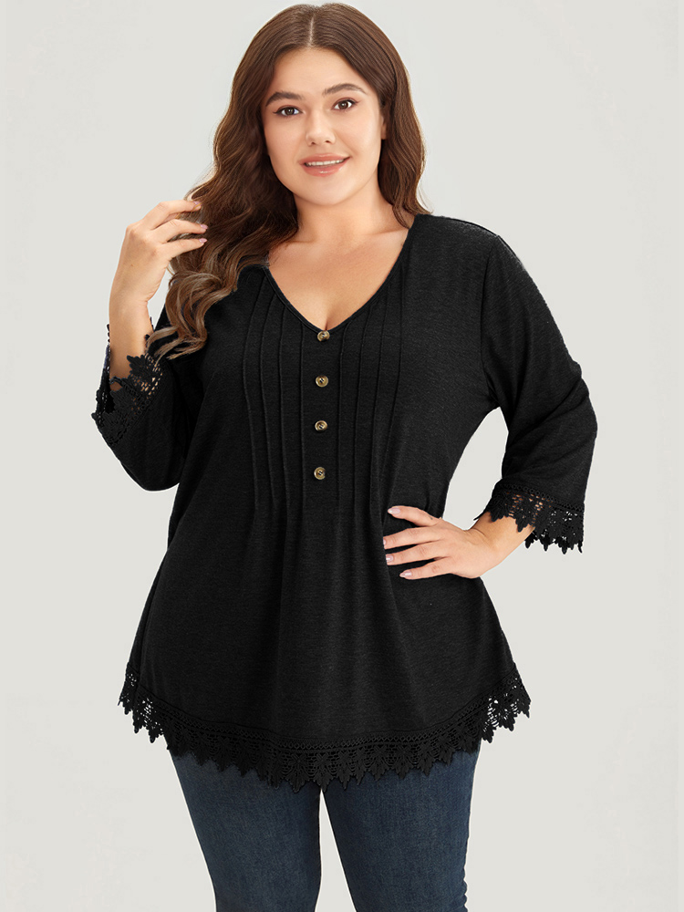 

Plus Size Lace Insert Button Detail Pleated T-shirt Black Women Elegant Patchwork Plain V-neck Dailywear T-shirts BloomChic