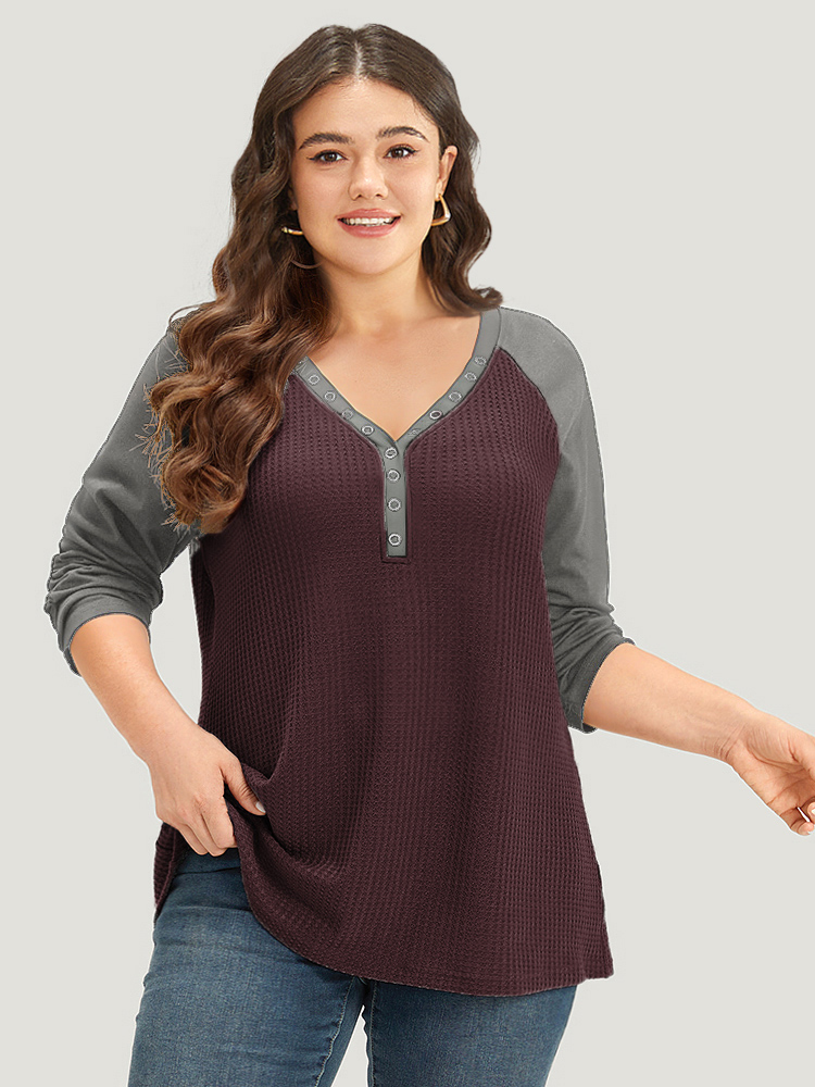 

Plus Size Waffle Knit Raglan Sleeve Metal Buckle Detail T-shirt Burgundy Women Casual Contrast Plain V-neck Everyday T-shirts BloomChic