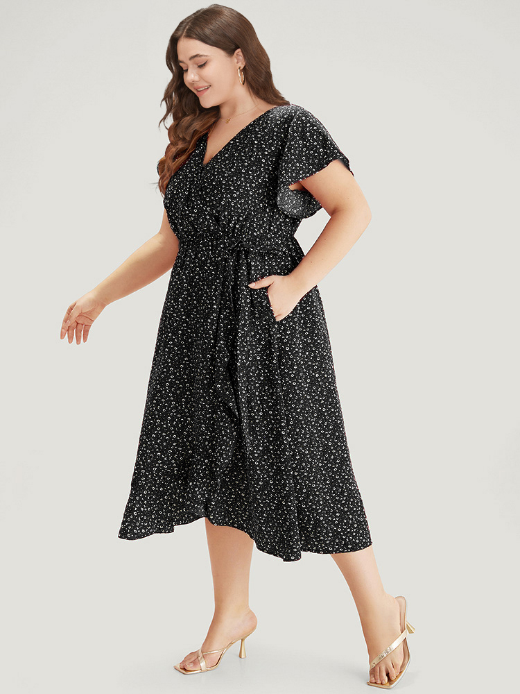 

Plus Size Ditsy Floral Overlap Collar Bowknot Flutter Hem Dress Black Women Office Wrap V-neck Short sleeve Curvy Midi Dress BloomChic