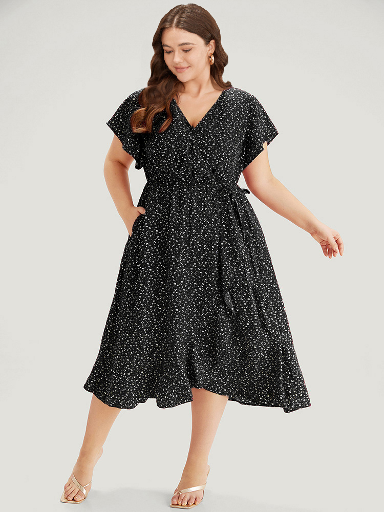 Plus Size Ditsy Floral Overlap Collar Bowknot Flutter Hem Dress Black Women Office Wrap V-neck Short sleeve Curvy Midi Dress BloomChic 18-20/2X 