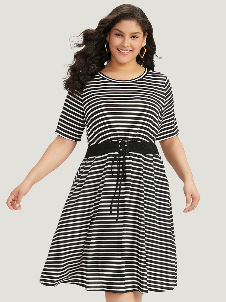 

Plus Size Halloween Striped Patchwork Pocket Round Neck Ties Dress Black Women Casual Contrast Round Neck Short sleeve Curvy Midi Dress BloomChic