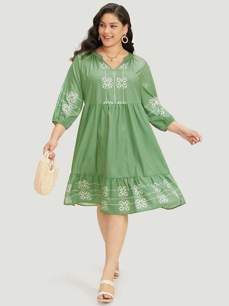 

Plus Size Bandana Print Notched Layered Hem Elastic Cuffs Dress Mint Women Elastic cuffs Notched collar Elbow-length sleeve Curvy Midi Dress BloomChic