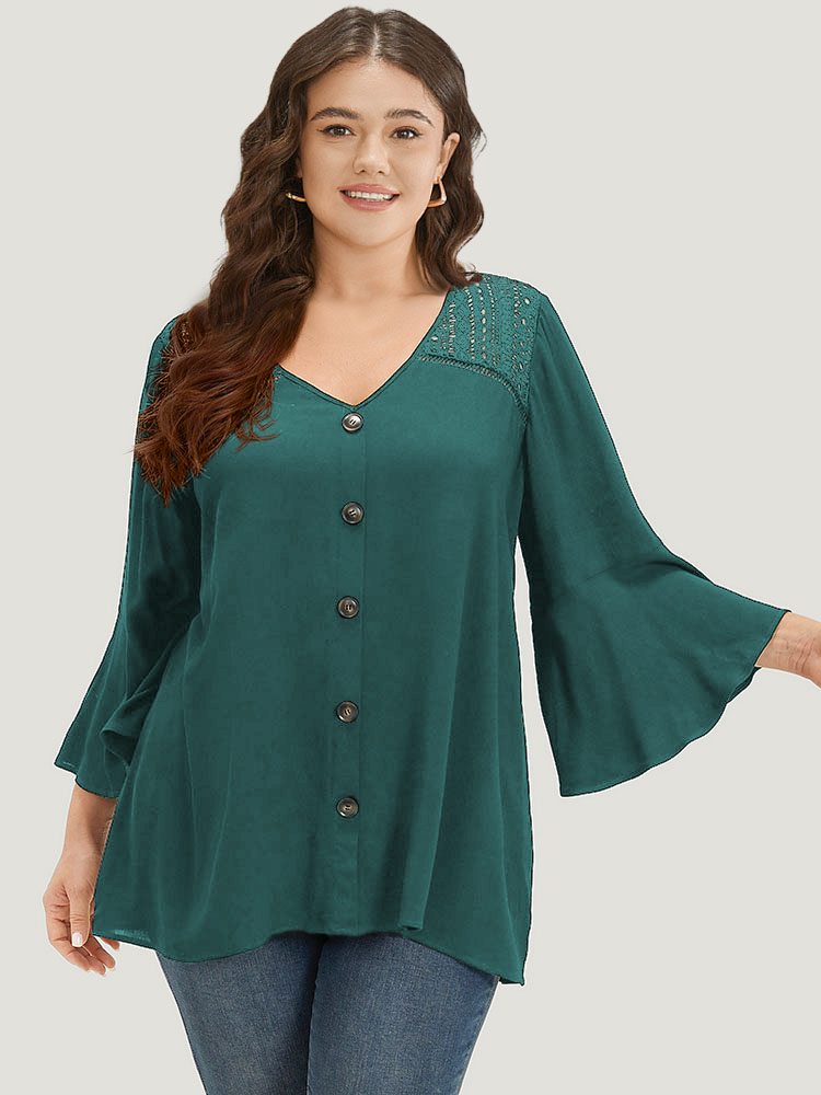 

Plus Size Emerald Plain Crochet Lace Button Detail Bell Sleeve Blouse Women Elegant Elbow-length sleeve V-neck Dailywear Blouses BloomChic