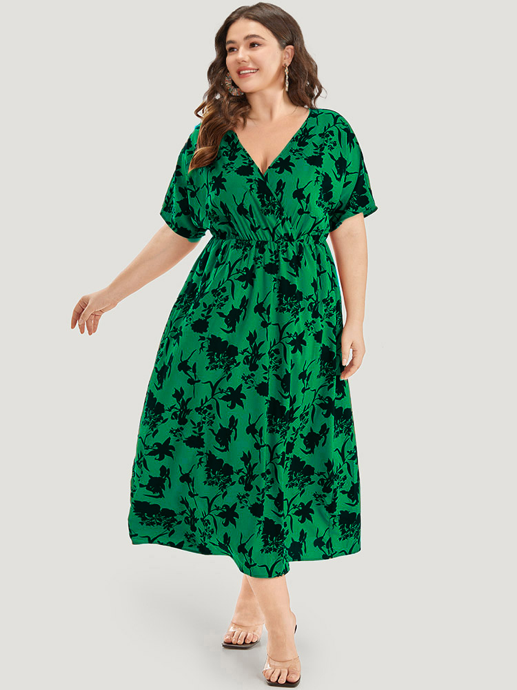 Plus Size Silhouette Floral Print Surplice Neck Elastic Waist Dress Green Women Elegant Wrap V-neck Short sleeve Curvy Midi Dress BloomChic 26/4X 