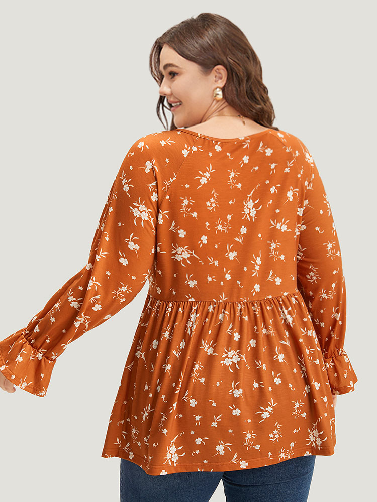 Plus Size Women Dailywear Silhouette Floral Print Elastic cuffs Raglan sleeve Long Sleeve Tie Neck Elegant T-shirts BloomChic 