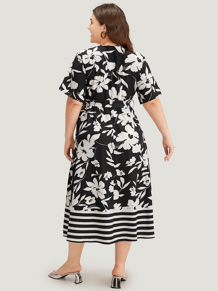 

Plus Size Silhouette Floral Print Striped Pocket Belted Dress Black Women Elegant Belted V-neck Short sleeve Curvy Midi Dress BloomChic