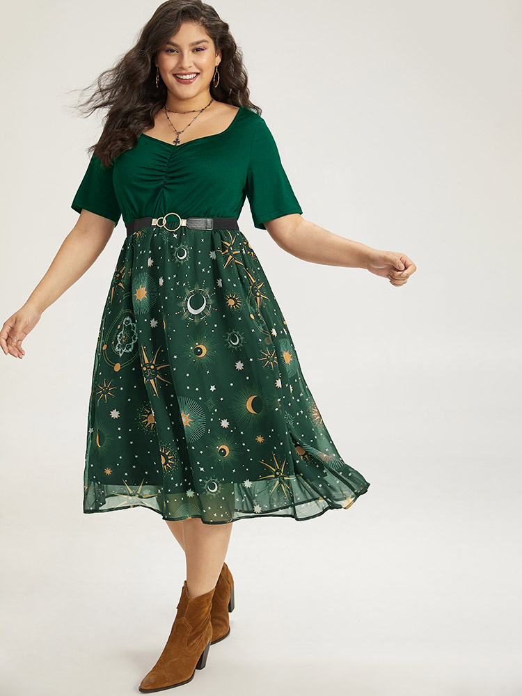 

Plus Size Halloween Moon & Star Print Ruched Patchwork Dress DarkGreen Women Elegant Gathered Square Neck Short sleeve Curvy Midi Dress BloomChic