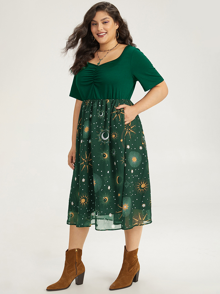 Plus Size Halloween Moon & Star Print Ruched Patchwork Dress DarkGreen Women Elegant Gathered Square Neck Short sleeve Curvy Midi Dress BloomChic 10/M 