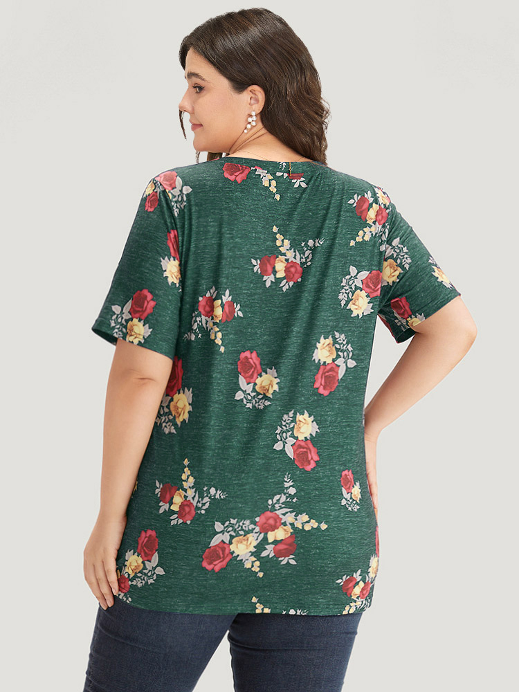 Plus Size Floral Print Heather Patched Pocket T-shirt DarkGreen Women Elegant Printed Floral V-neck Dailywear T-shirts BloomChic 12/L 