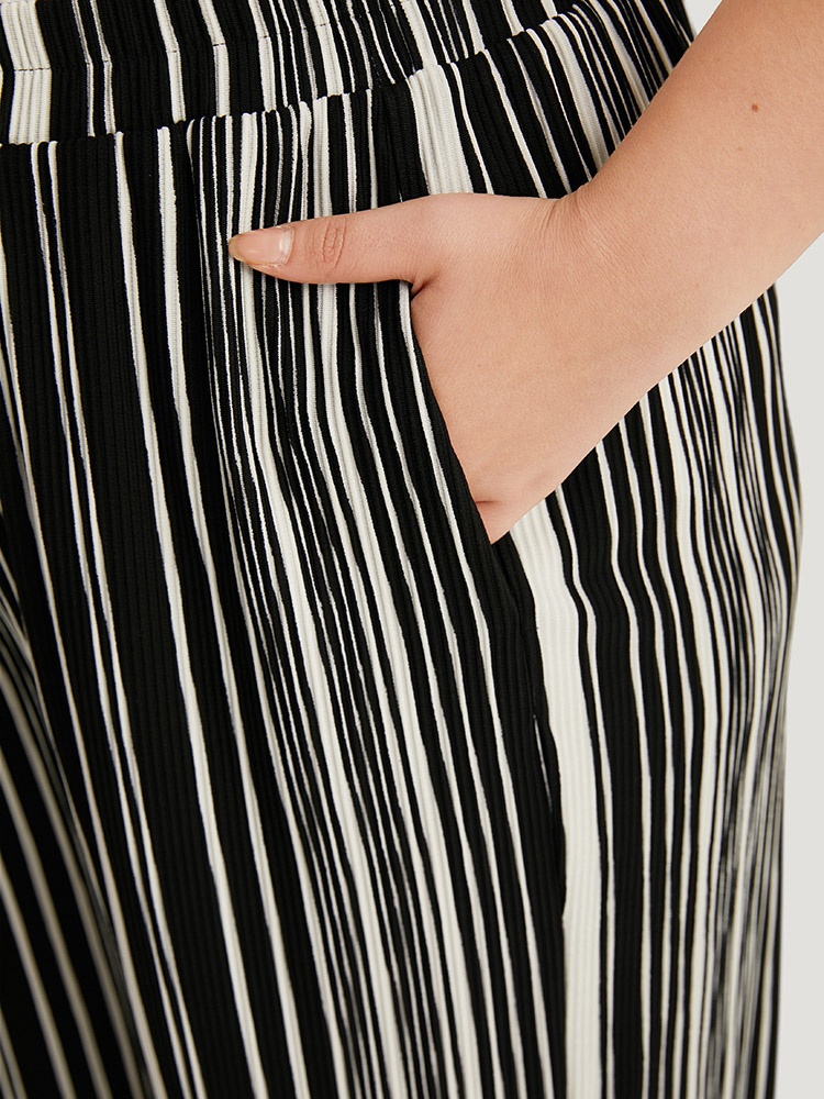 Plus Size Striped Elastic Waist Pocket Loose Pants Women Black Casual Wide Leg High Rise Dailywear Pants BloomChic 12/L 