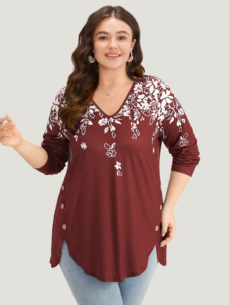 

Plus Size Silhouette Floral Print Button Detail Arc Hem T-shirt Red Women Elegant Printed Silhouette Floral Print V-neck Dailywear T-shirts BloomChic