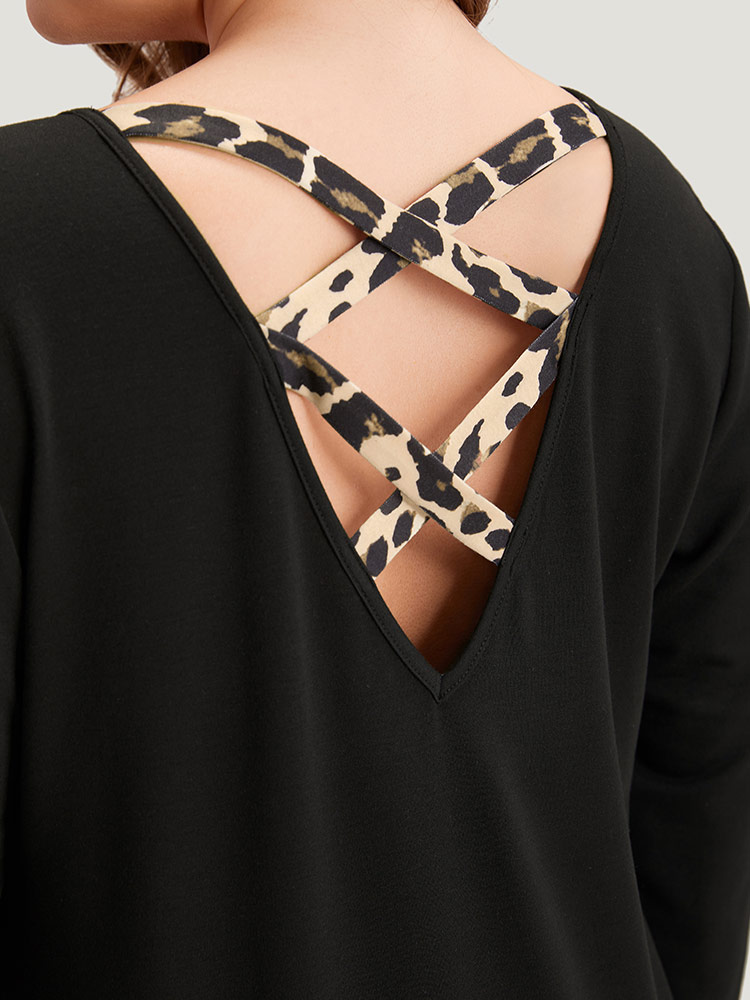 Plus Size Women Dailywear Leopard Backless Regular Regular Sleeve Long Sleeve V-neck Casual Sweatshirts BloomChic 