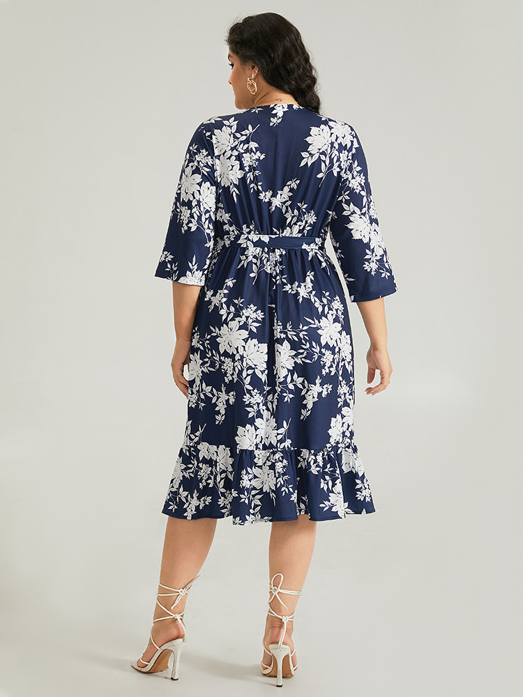 

Plus Size Silhouette Floral Print Ties Wrap Dress Indigo Women Elegant Cross straps V-neck Elbow-length sleeve Curvy Midi Dress BloomChic