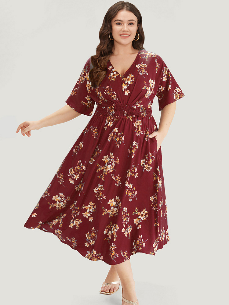 

Plus Size Floral Print Shirred Pocket V Neck Pleated Dress Burgundy Women Office Printed V-neck Short sleeve Curvy Midi Dress BloomChic