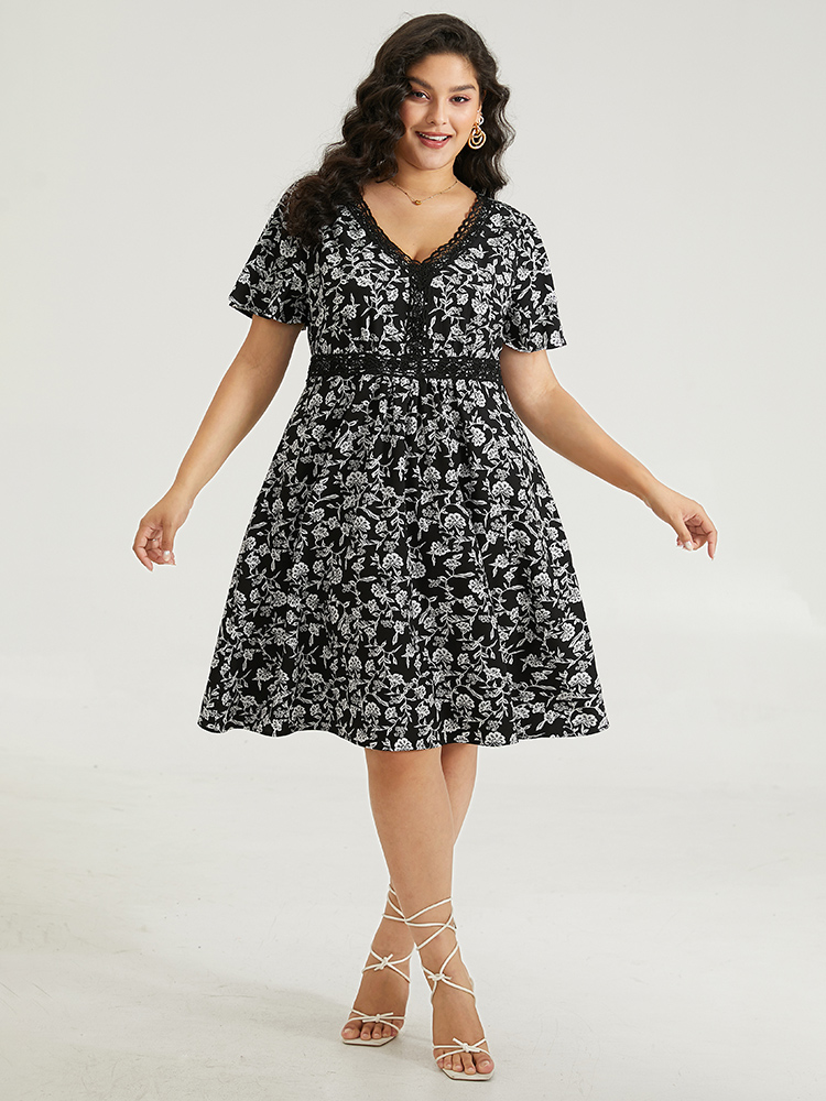 Plus Size Women Dailywear Plants Patchwork Regular Sleeve Short sleeve V-neck Pocket Elegant Dresses BloomChic 