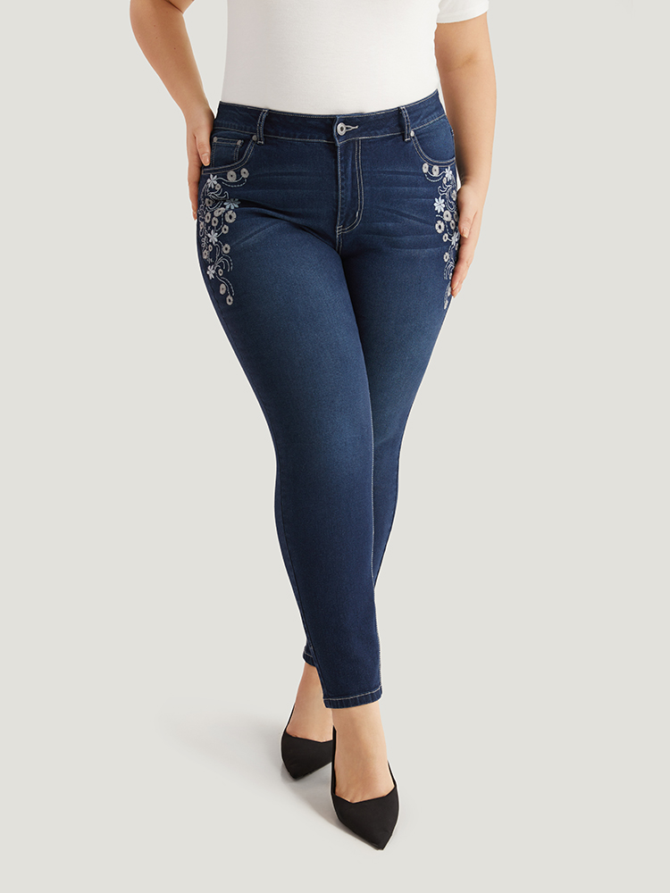 

Plus Size Floral Embroidered High Rise Skinny Jeans Women DarkBlue Casual Natural Flowers Zipper High stretch Pocket Jeans BloomChic