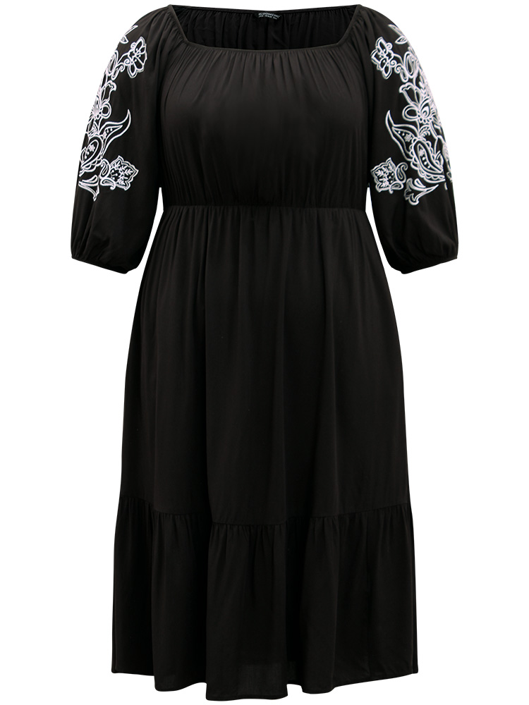 

Plus Size Floral Embroidered Pocket Square Neck Lantern Sleeve Dress Black Women Vacation Adjustable Straps Square Neck Half Sleeve Curvy Midi Dress BloomChic