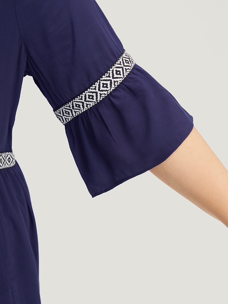 Plus Size Geometric Trim Notched Bell Sleeve Dress DarkBlue Women Vacation Pleated Notched collar Half Sleeve Curvy Midi Dress BloomChic 26/4X 