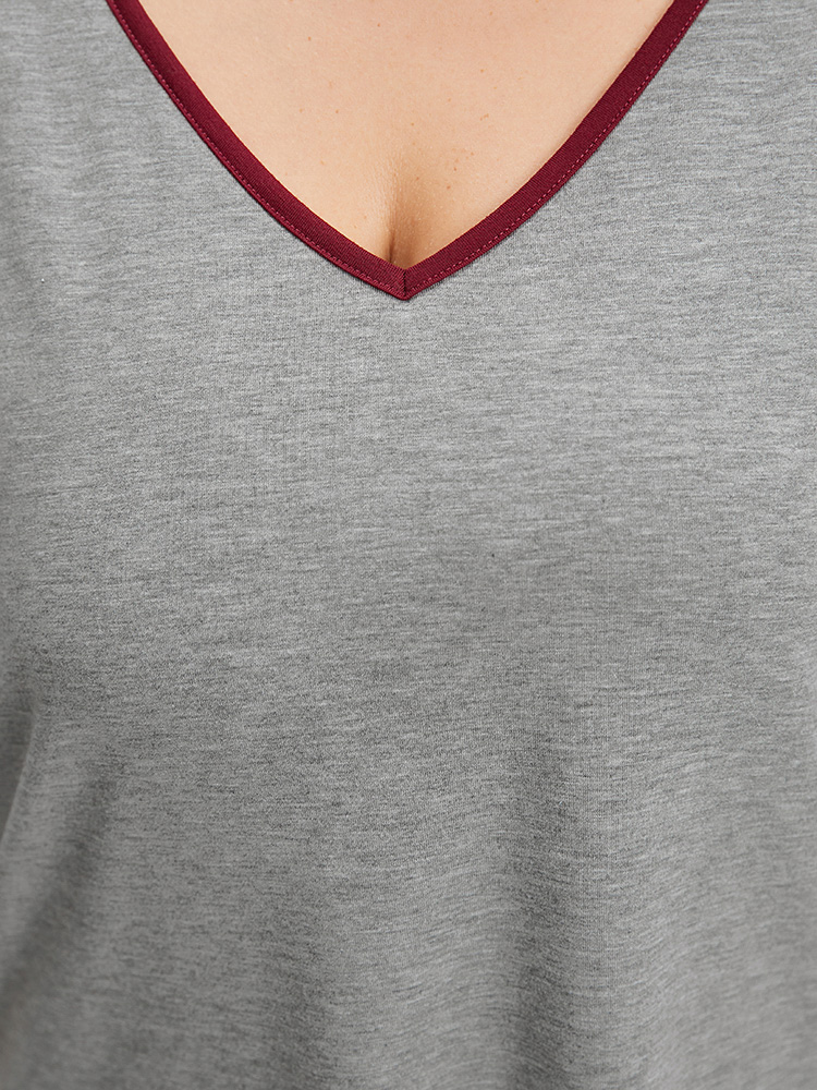 Plus Size Women Dailywear Striped Contrast Raglan sleeve Elbow-length sleeve V-neck Casual T-shirts BloomChic 