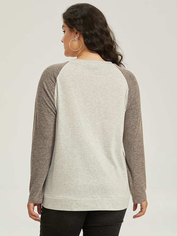 Plus Size Women Dailywear Plain Contrast Raglan sleeve Long Sleeve Round Neck Casual T-shirts BloomChic 