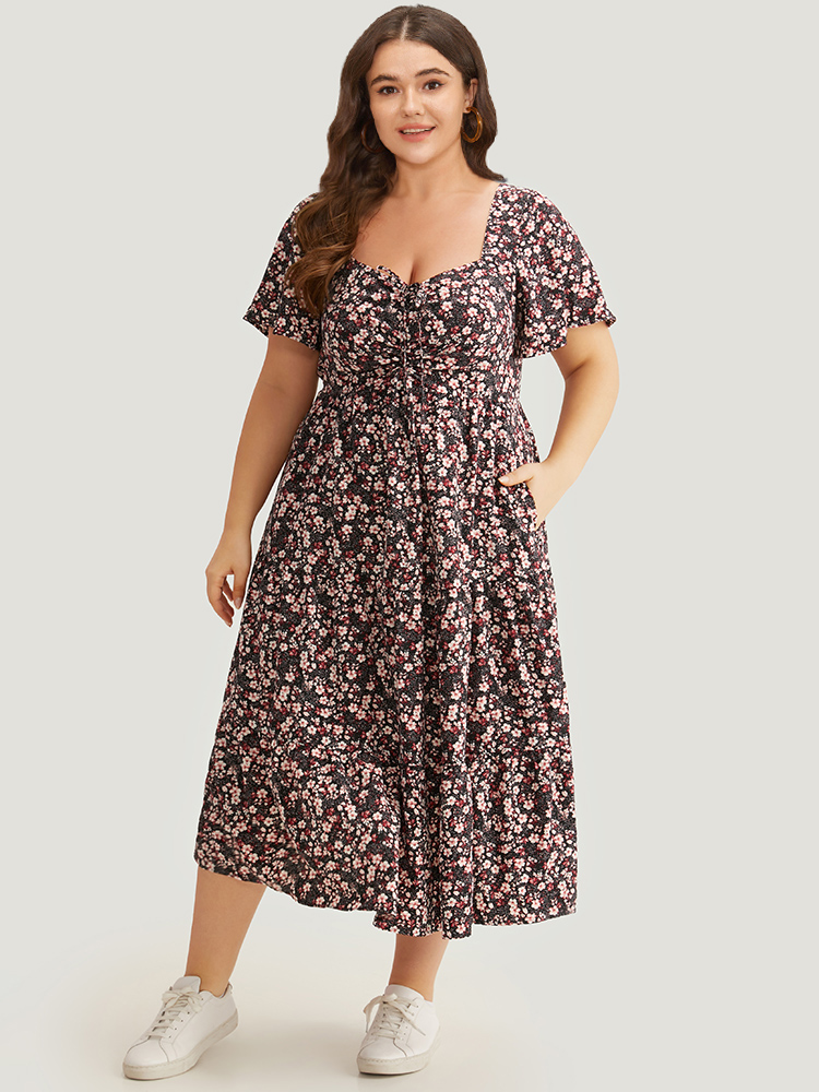 Plus Size Ditsy Floral Pocket Drawstring Ruched Flutter Sleeve Dress Black Women Elegant Printed Square Neck Short sleeve Curvy Midi Dress BloomChic 28/5X 