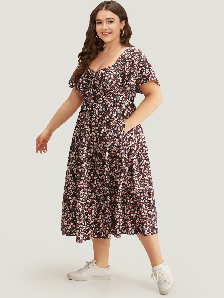 Plus Size Ditsy Floral Pocket Drawstring Ruched Flutter Sleeve Dress Black Women Elegant Printed Square Neck Short sleeve Curvy Midi Dress BloomChic 28/5X 