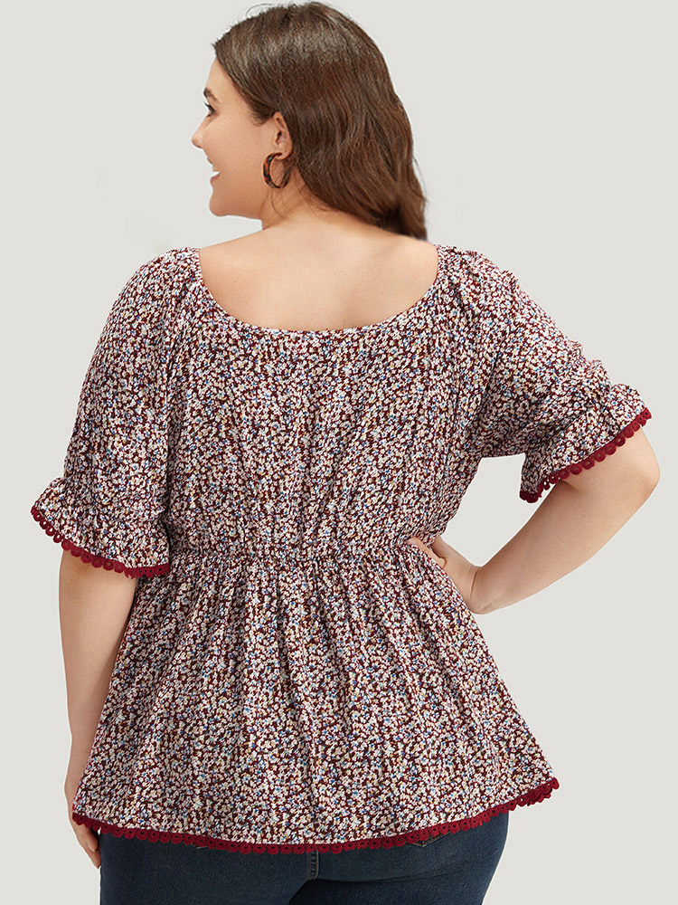 Plus Size Women Dailywear Ditsy Floral Elastic cuffs Raglan sleeve Half Sleeve V-neck Elegant Blouses BloomChic 