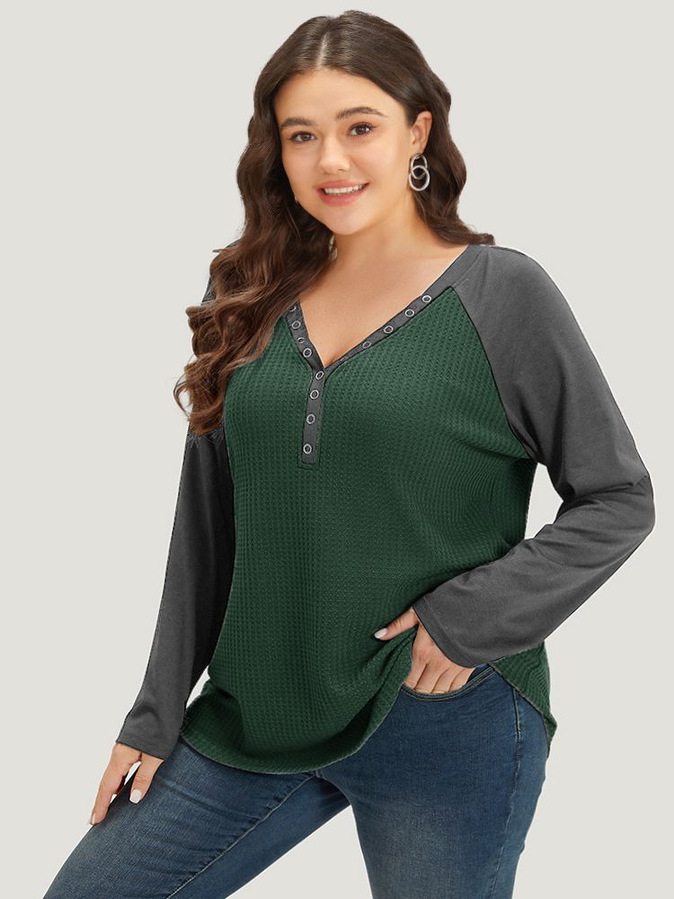 Plus Size Waffle Knit Raglan Sleeve Metal Buckle Detail T-shirt DarkGreen Women Casual Contrast Plain V-neck Everyday T-shirts BloomChic 26/4X 