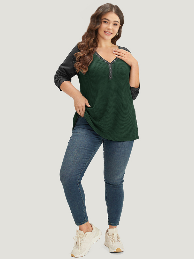 

Plus Size Waffle Knit Raglan Sleeve Metal Buckle Detail T-shirt DarkGreen Women Casual Contrast Plain V-neck Everyday T-shirts BloomChic