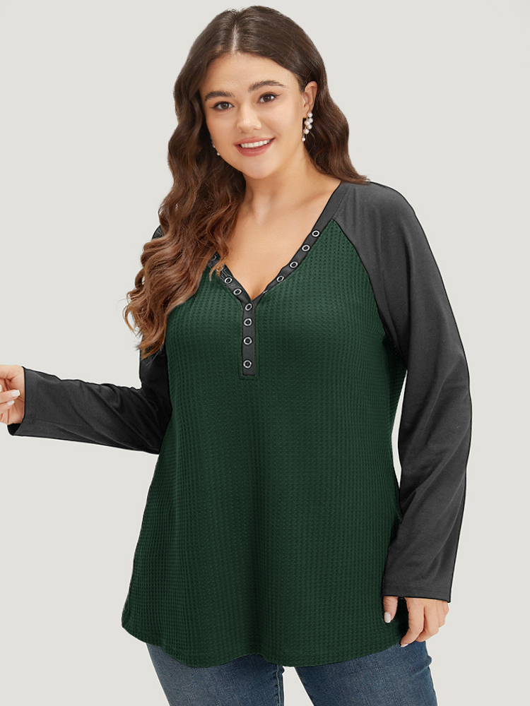 Plus Size Waffle Knit Raglan Sleeve Metal Buckle Detail T-shirt DarkGreen Women Casual Contrast Plain V-neck Everyday T-shirts BloomChic 26/4X 