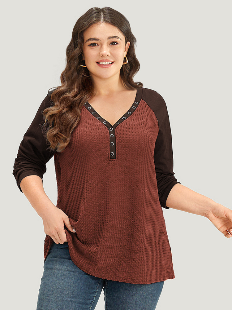 

Plus Size Waffle Knit Raglan Sleeve Metal Buckle Detail T-shirt Rust Women Casual Contrast Plain V-neck Everyday T-shirts BloomChic