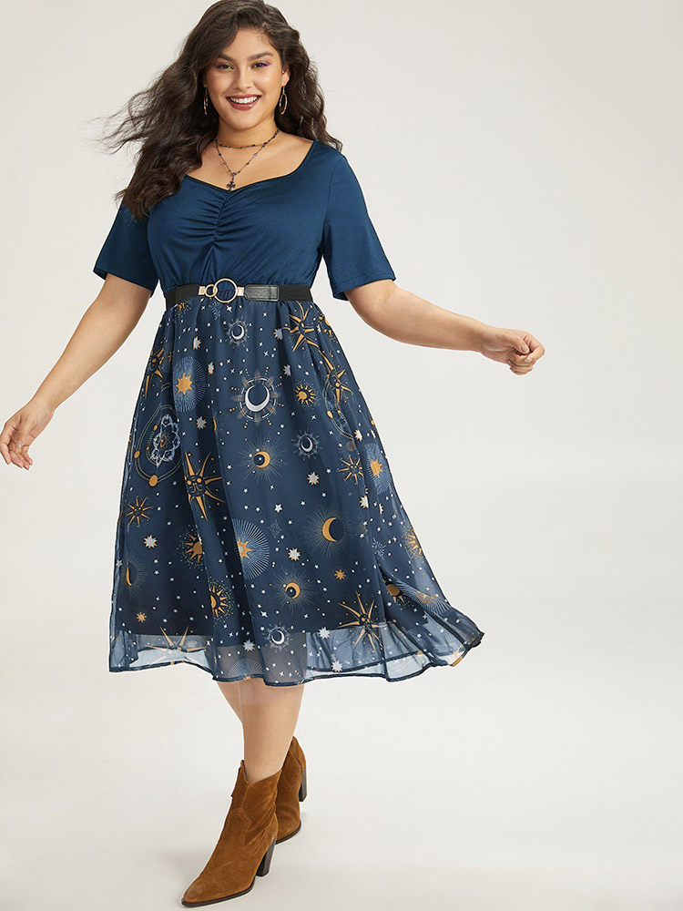 

Plus Size Halloween Moon & Star Print Ruched Patchwork Dress DarkBlue Women Elegant Gathered Square Neck Short sleeve Curvy Midi Dress BloomChic