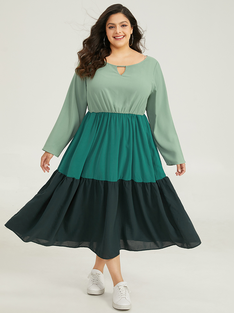 Plus Size Women Dailywear Colorblock Elastic Waist Regular Sleeve Long Sleeve Keyhole Cut-Out Pocket Casual Dresses BloomChic 