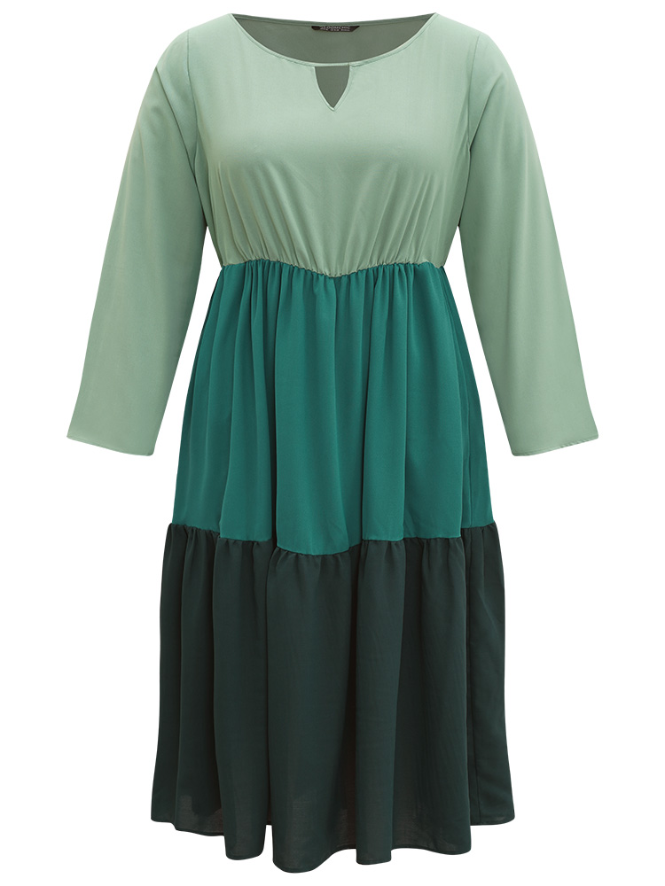 Plus Size Women Dailywear Colorblock Elastic Waist Regular Sleeve Long Sleeve Keyhole Cut-Out Pocket Casual Dresses BloomChic 